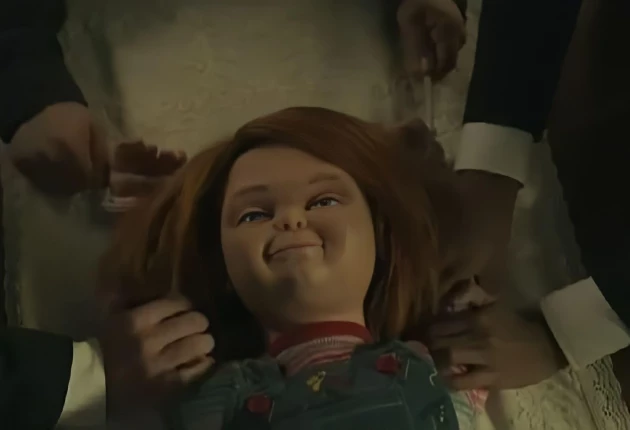 Стоп-кадр из 7 серии 2 сезона сериала Чаки