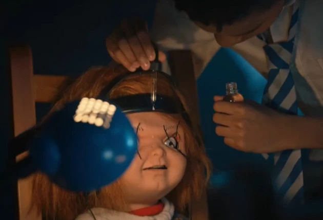 Стоп-кадр из 3 серии 2 сезона сериала Чаки