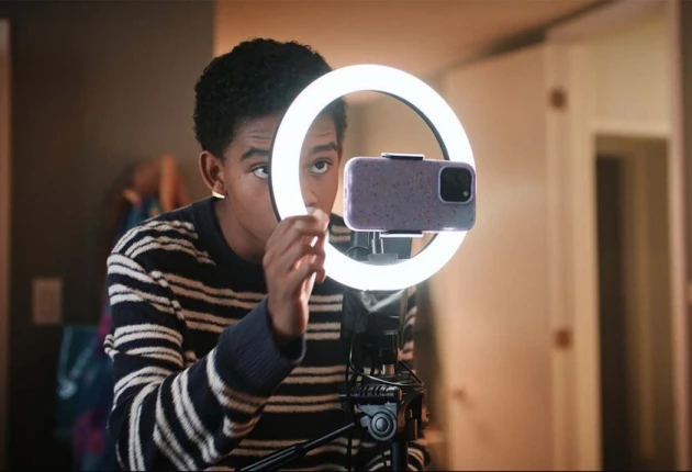 Картинки из сериала Чаки 3 сезон