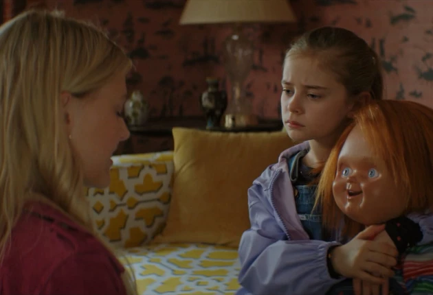 Стоп-кадр из 5 серии 1 сезона сериала Чаки