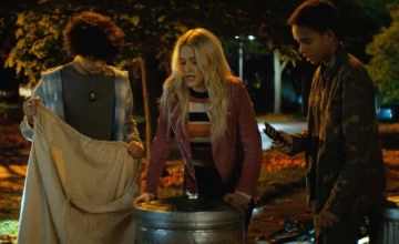 Стоп-кадр из 5 серии 1 сезона сериала Чаки