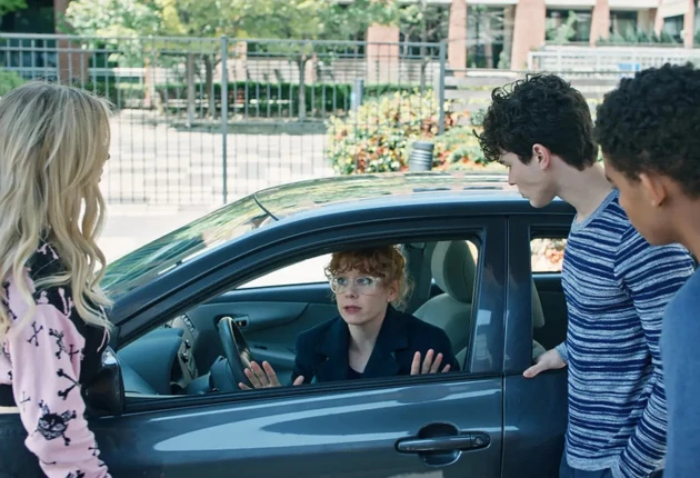 Картинки из сериала Чаки 3 сезон