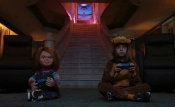 Стоп-кадр из 2 серии 1 сезона сериала Чаки