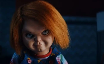 Стоп-кадр из 2 серии 1 сезона сериала Чаки